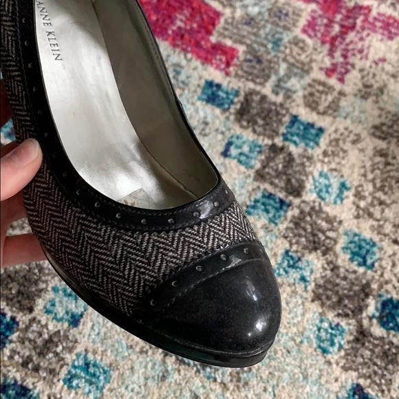 Anne Klein Pumps, Black Grey Twead Heels with Patent Leather - Picture 5 of 8